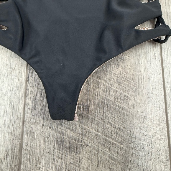Acacia Black Queen’s‎ Bikini Bottoms - Picture 5 of 15
